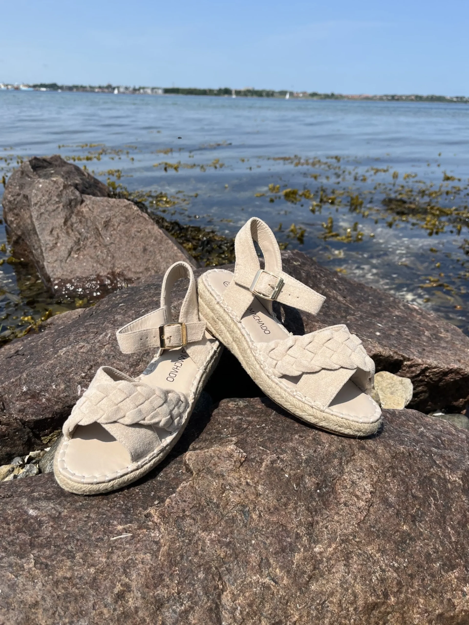 andres_machado__beige_san_3.webp Andres Machado - Beige sandal