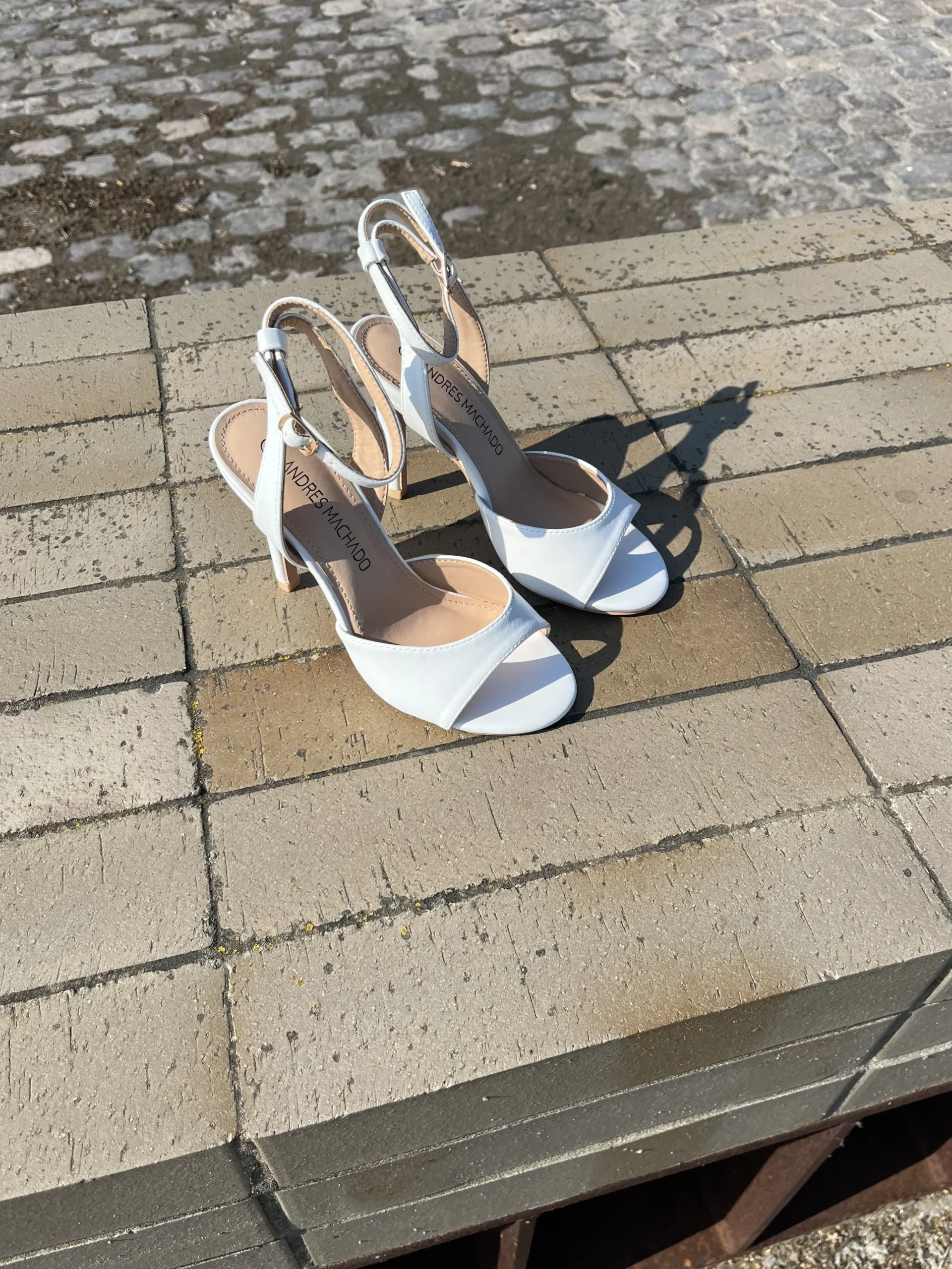 andres_machado__hvid_pump_2.webp Andres Machado - Hvid pumps