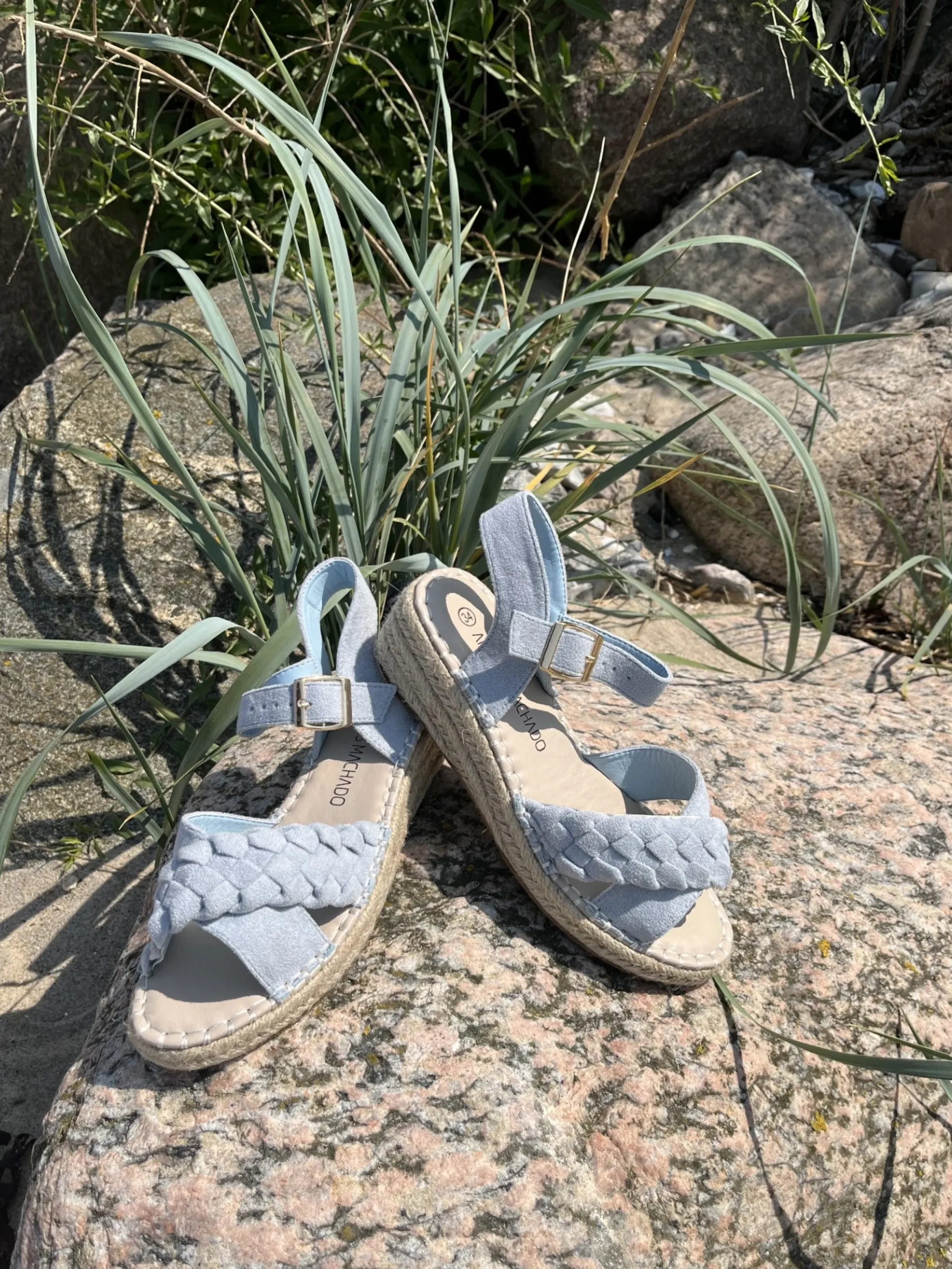 andres_machado__lysebl_sa_0.webp Andres Machado - Lyseblå sandal
