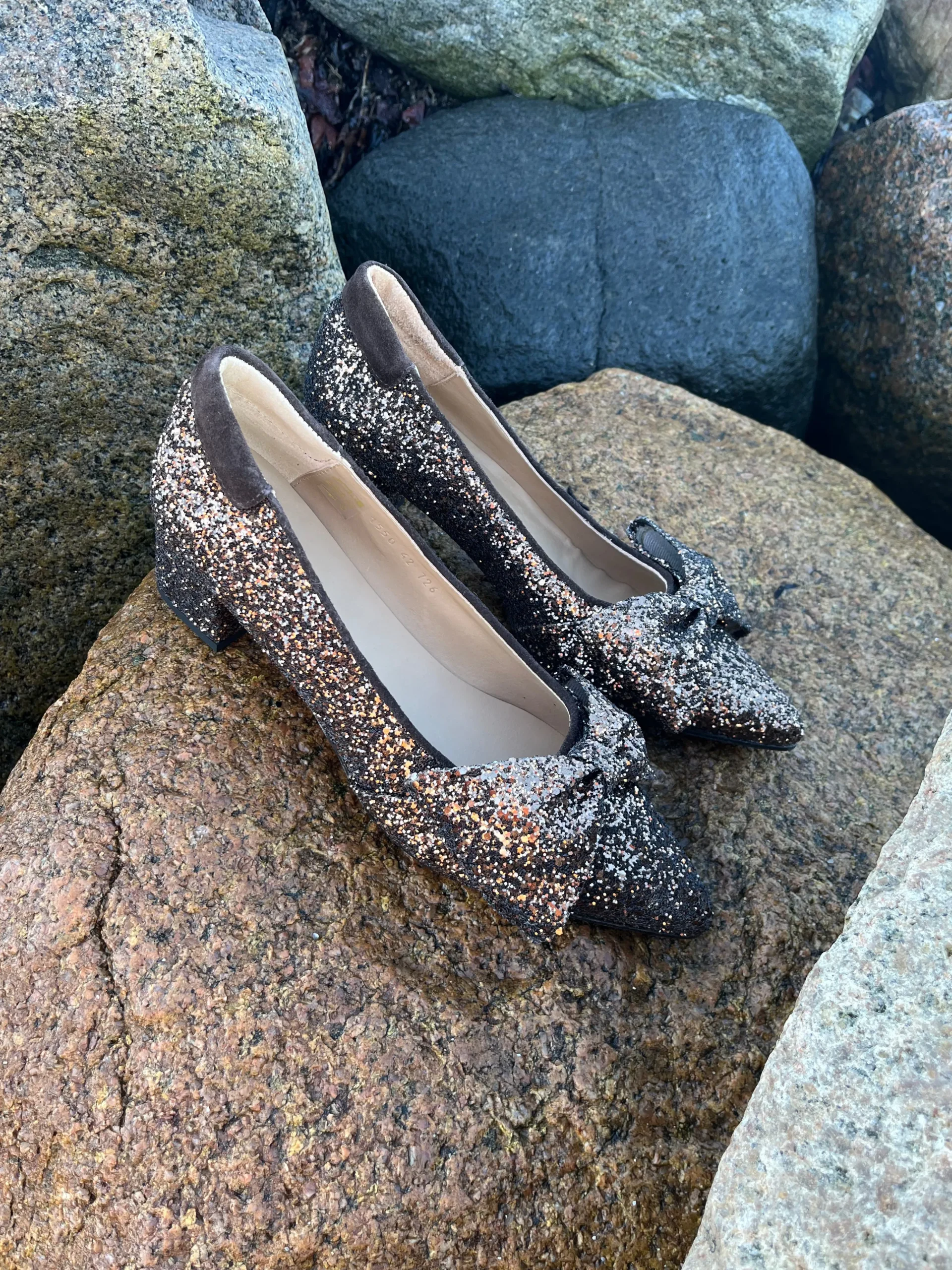 angulus__brun_glimmer_pum_4.webp Angulus - Brun Glimmer Pumps