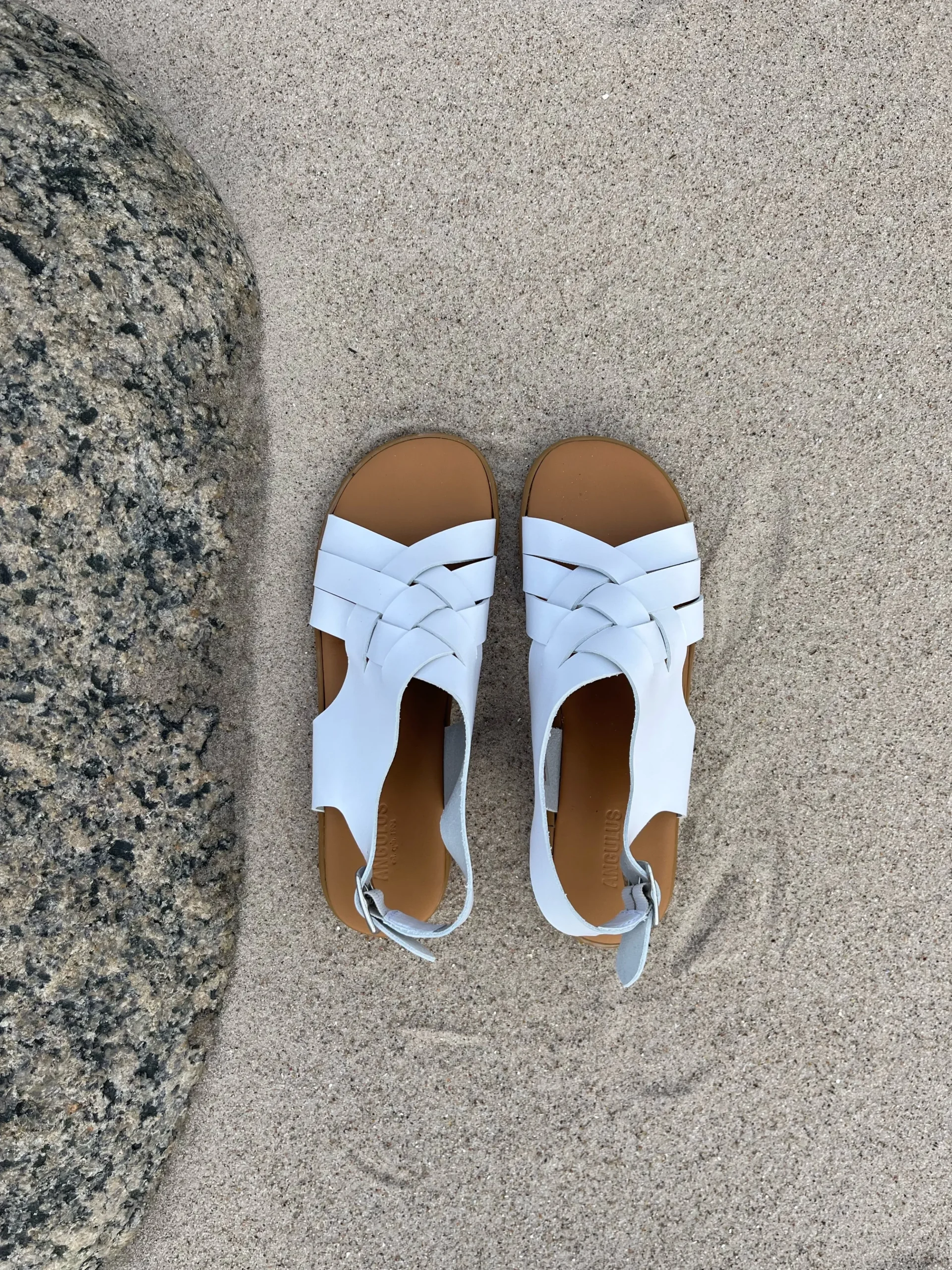angulus__hvid_sandal_1.webp Angulus - Hvid sandal