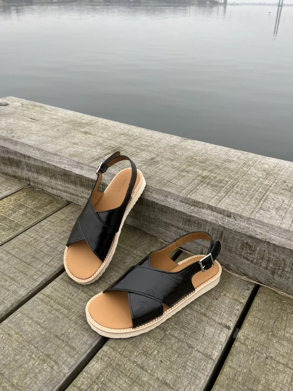 Angulus - Sort lak sandal