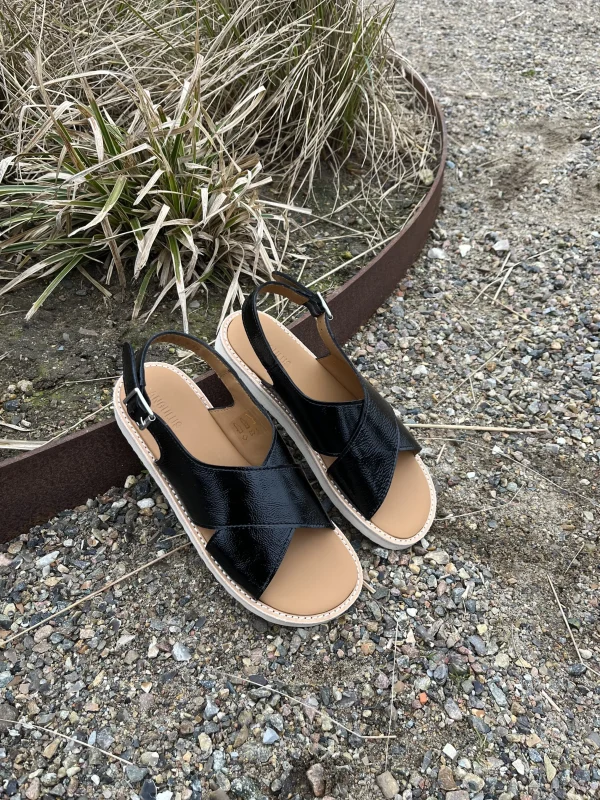 Angulus - Sort lak sandal