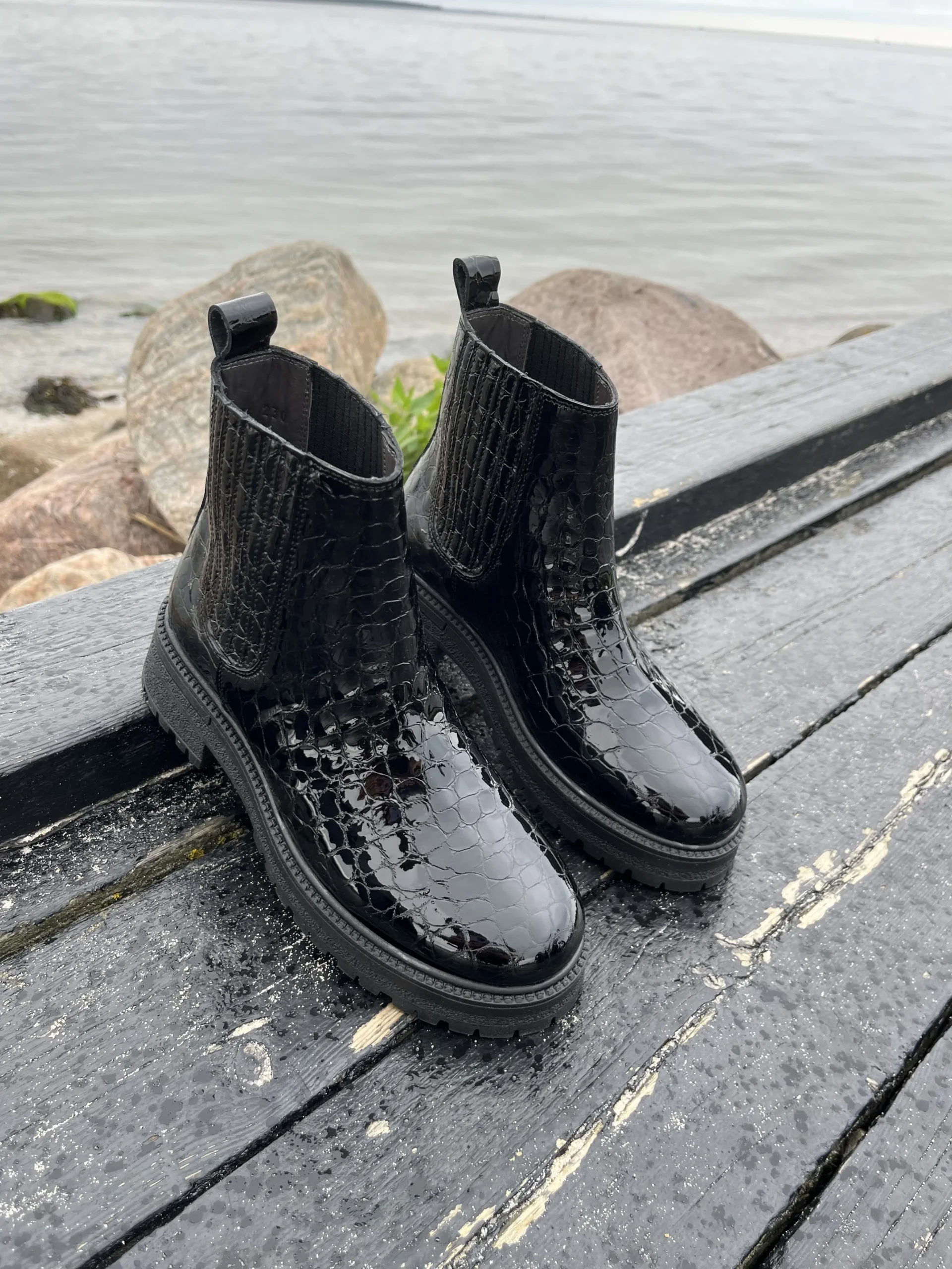 angulus__sort_lak_stvle_0.webp Angulus - Sort lak støvle