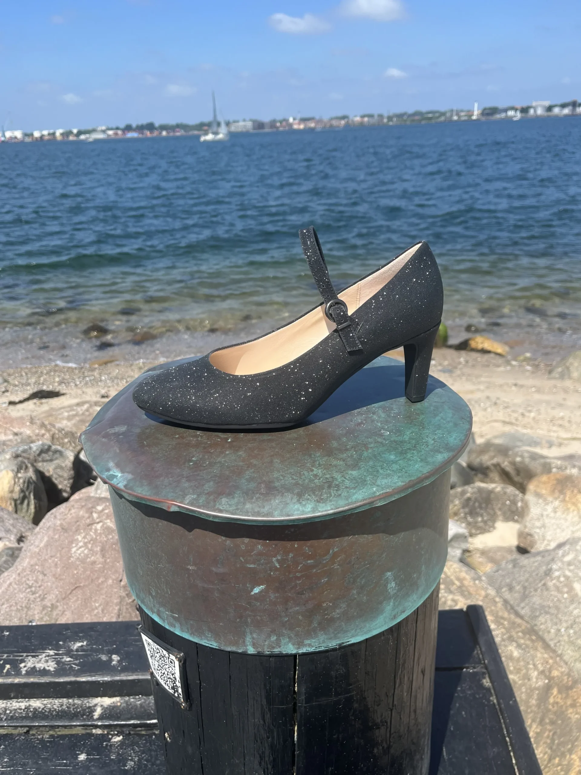 gabor__sort_glimmer_pumps_3.webp Gabor - Sort glimmer pumps