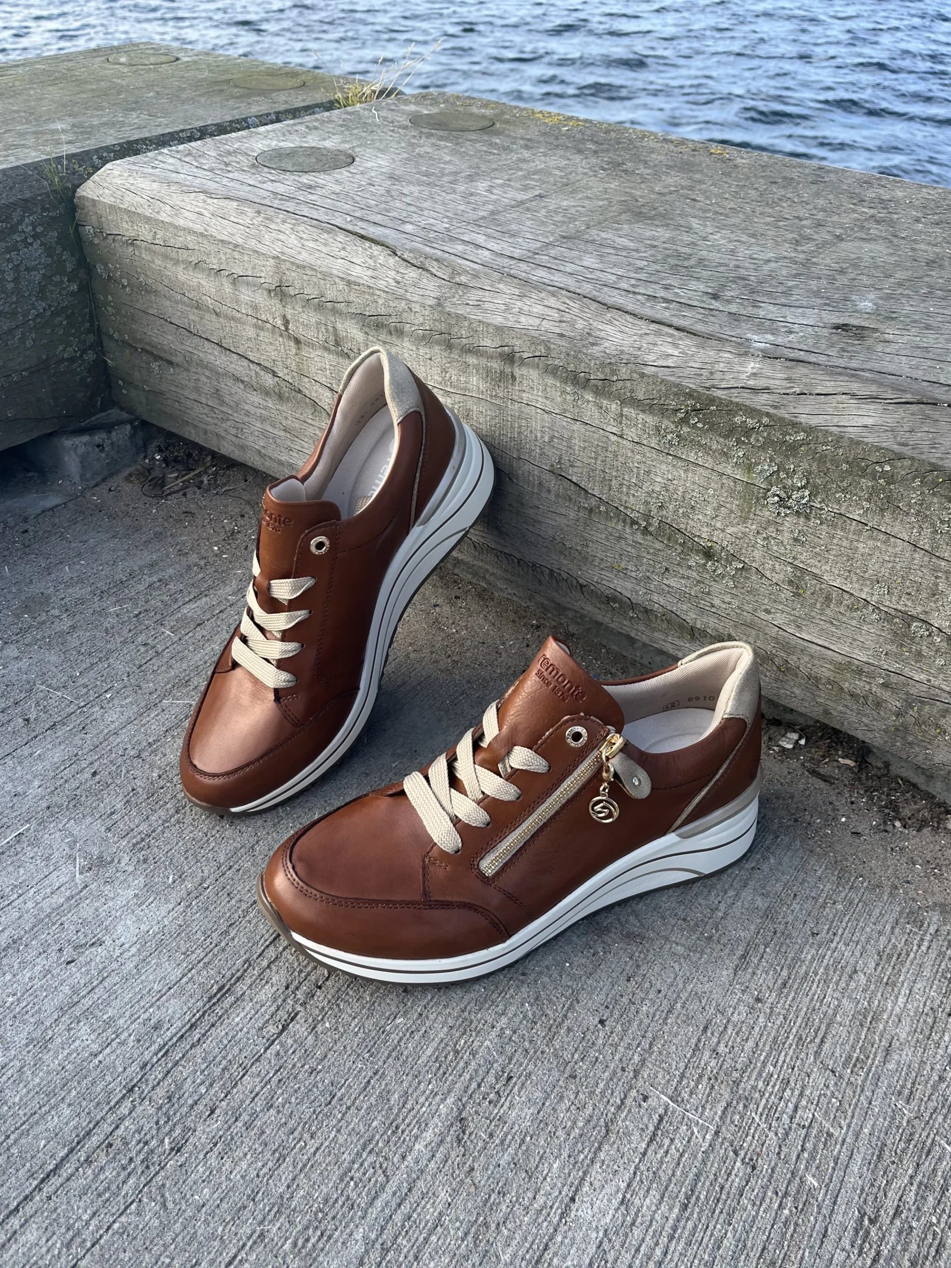 remonte__brun_lder_sneake_0.webp Remonte - Brun læder sneakers