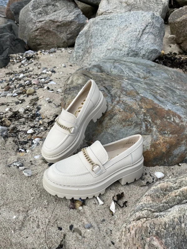 Rylko - Beige loafers