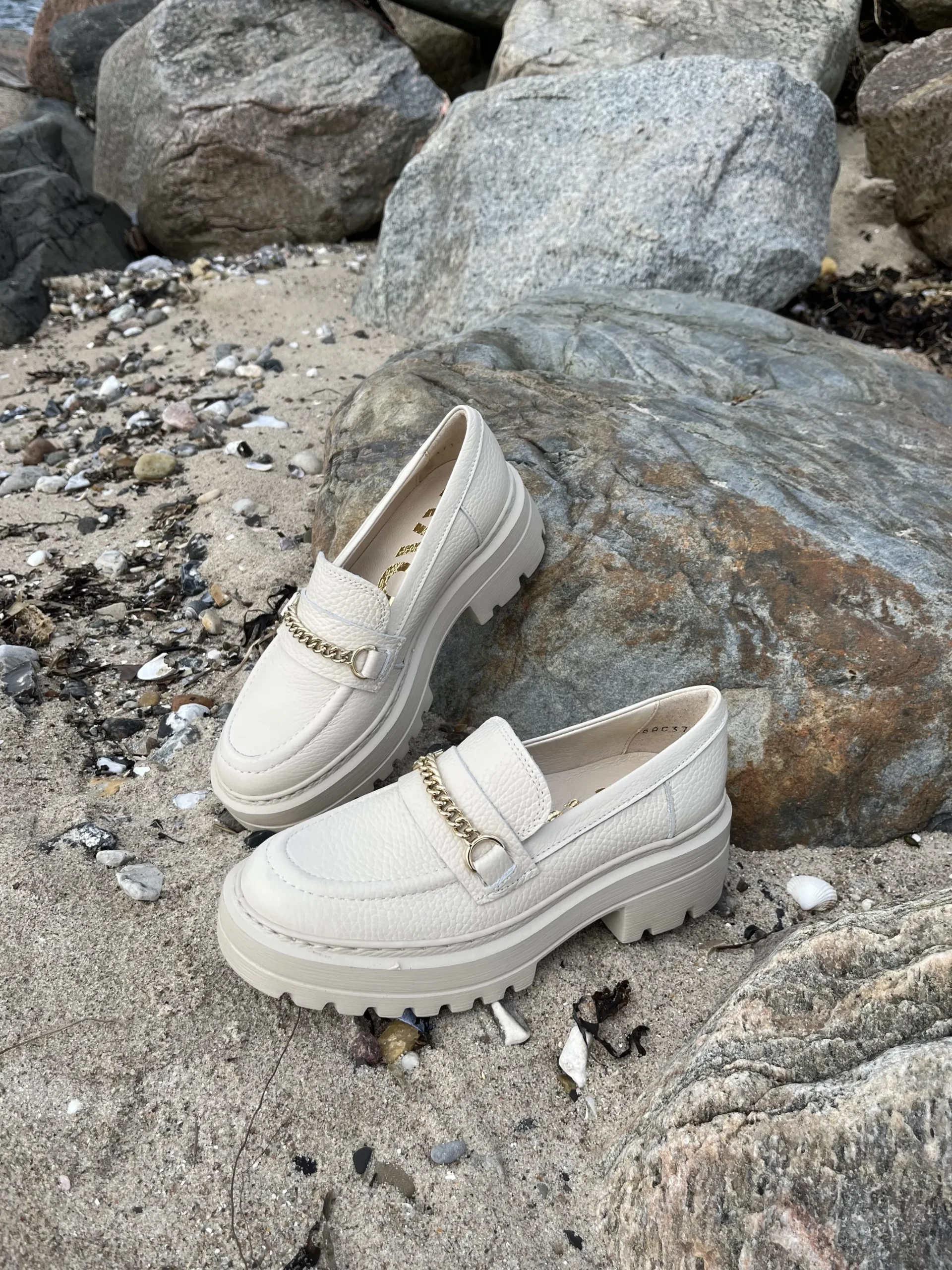 rylko__beige_loafers_0.webp Rylko - Beige loafers