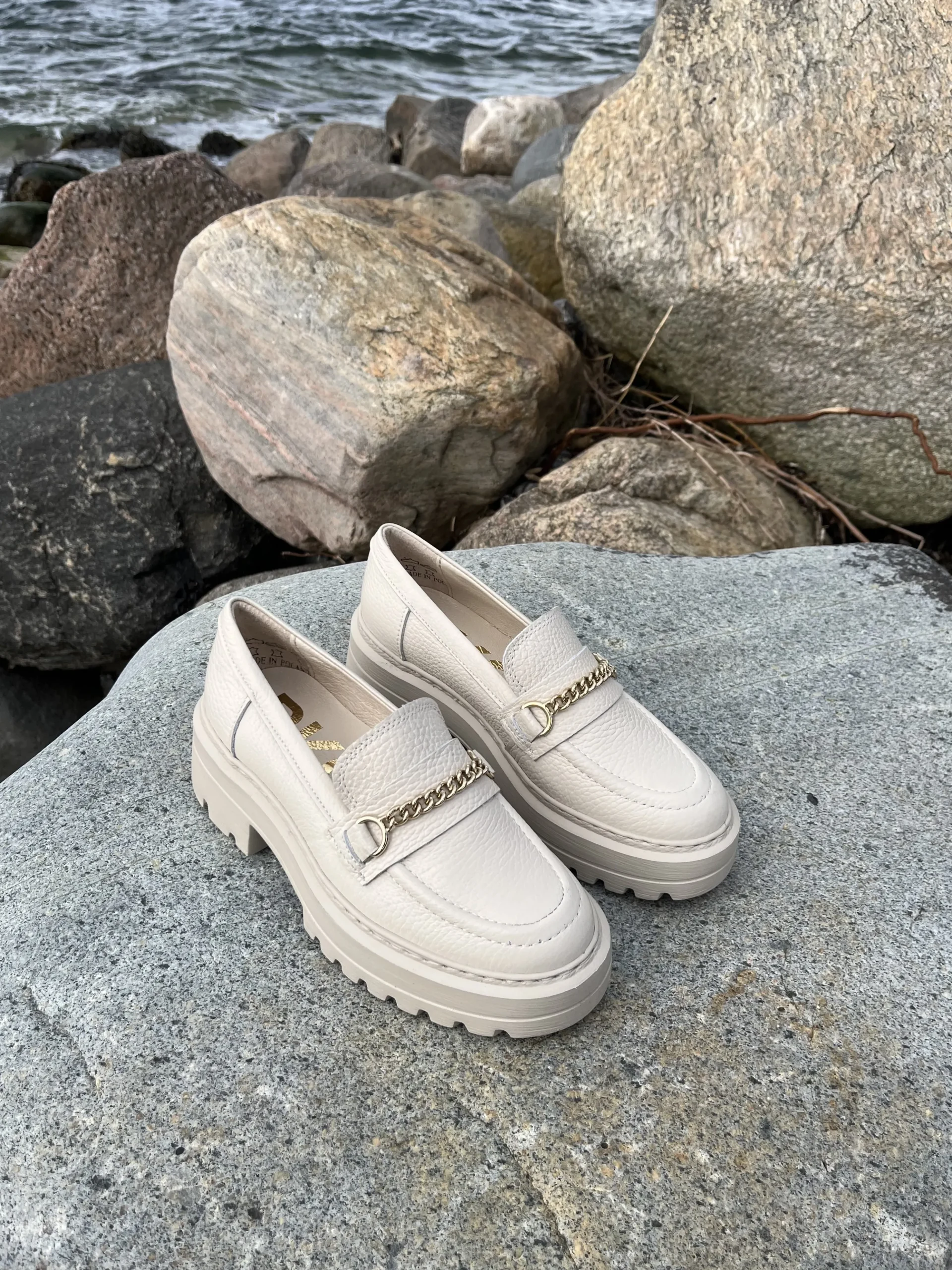 rylko__beige_loafers_1.webp Rylko - Beige loafers
