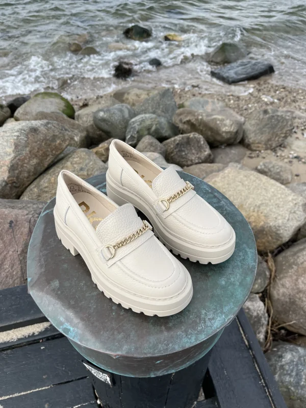 Rylko - Beige loafers
