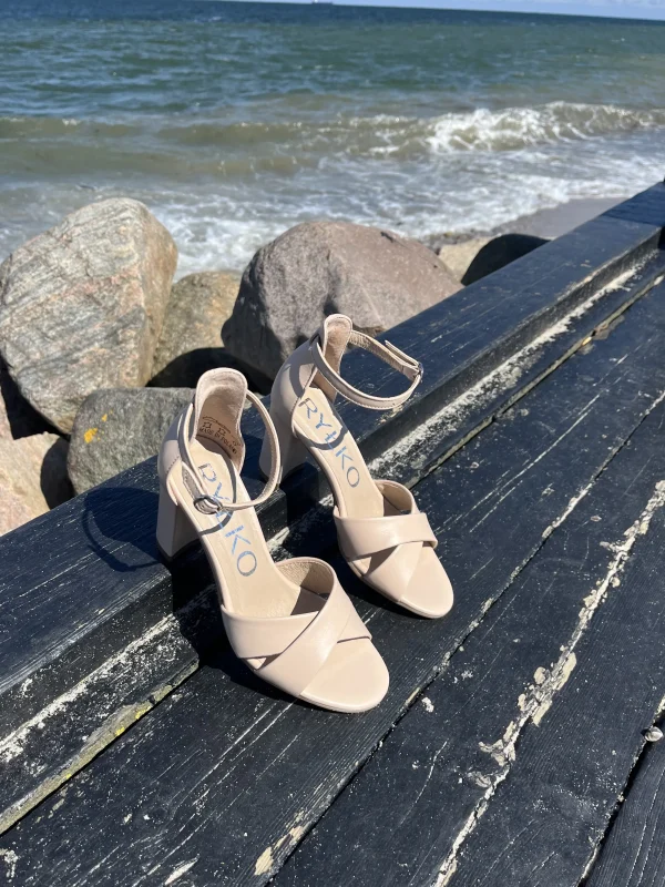 Rylko - Beige sandal