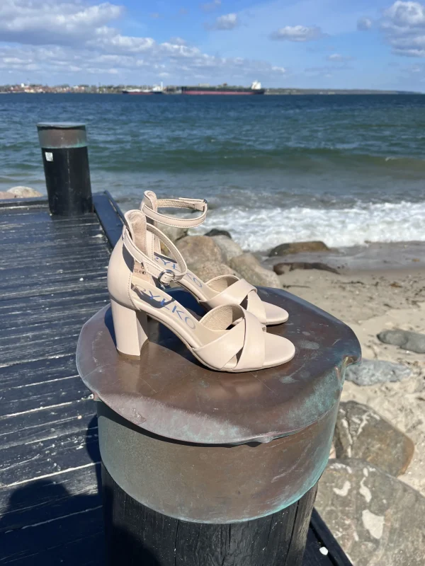 Rylko - Beige sandal