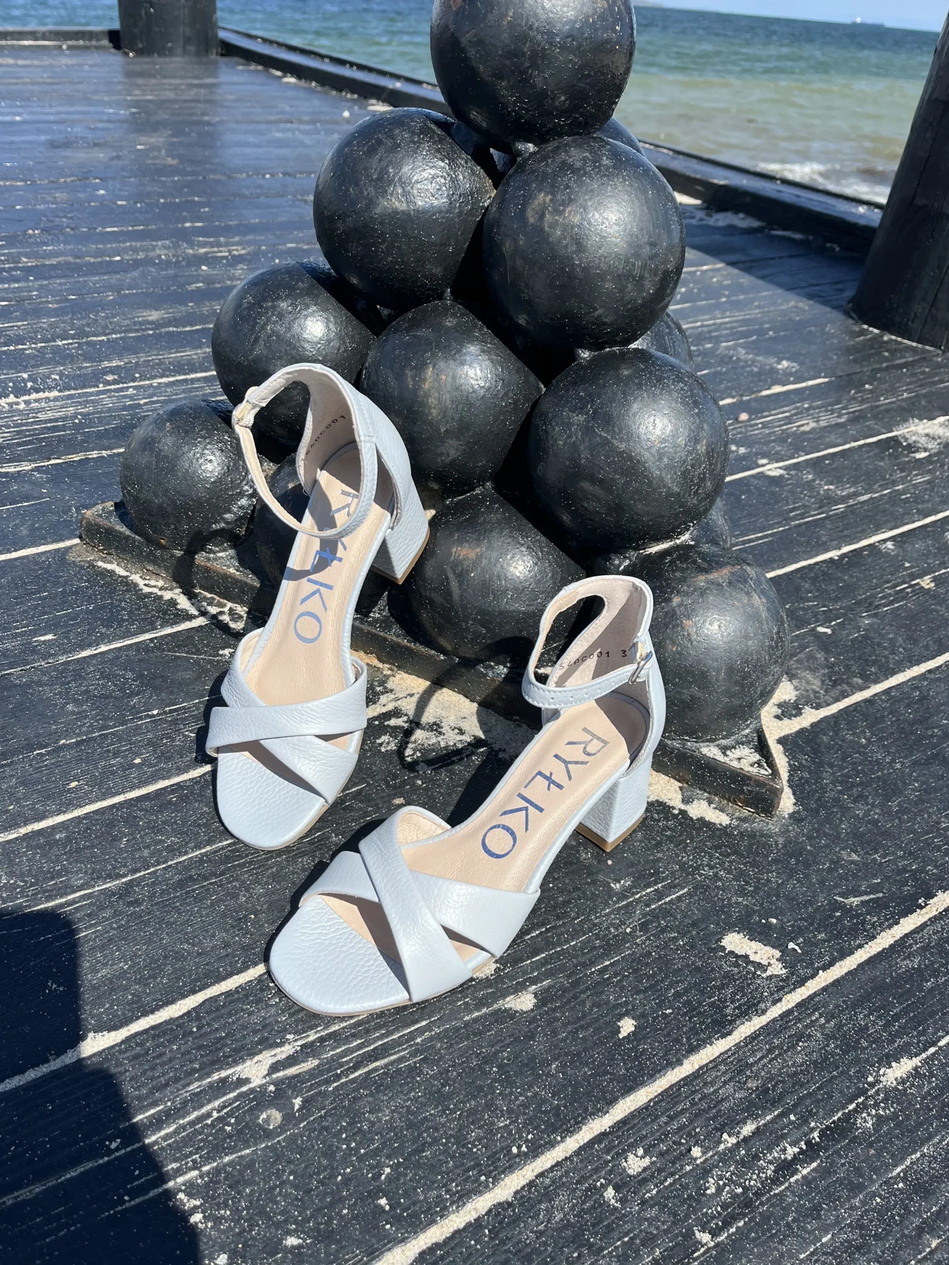 rylko__bl_lder_sandal_2.webp Rylko - Blå læder sandal