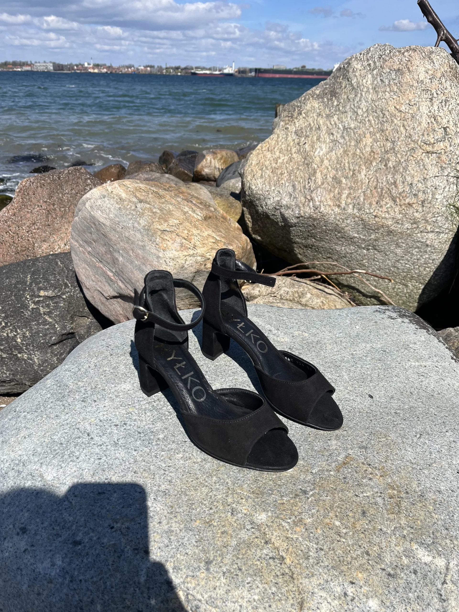 rylko__sort_ruskind_sanda_0.webp Rylko - Sort ruskind sandal